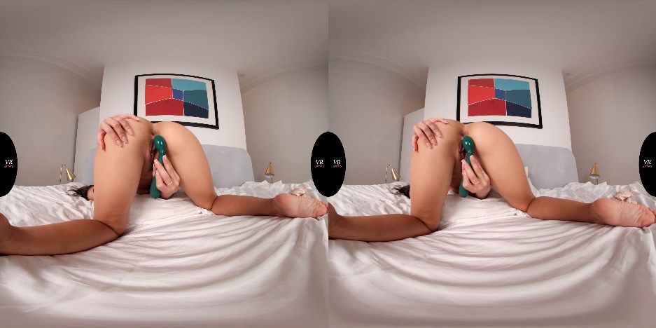 VRsolos, SLR: Milan Cheek - Petting Her Pussy UltraHD 4K